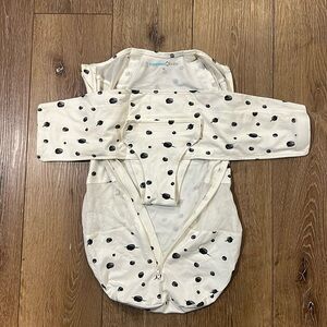 Happiest Baby Swaddle, medium 12-18lbs, organic cotton